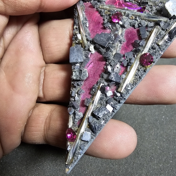 Abstartct Hand Made Artist Signed Artistic Brooch Pin Pink And Gray Triangular s - Picture 6 of 12